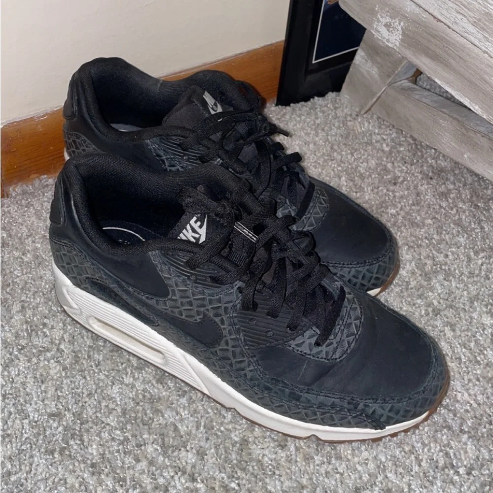 Nike AirMax - Picture 3 of 3